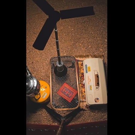 لمبة شحن مع ستاند