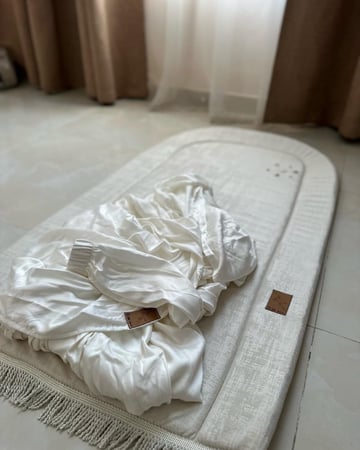 طقم شرشف و سجاده مبطنه مزينه بالاحجار و الخرز