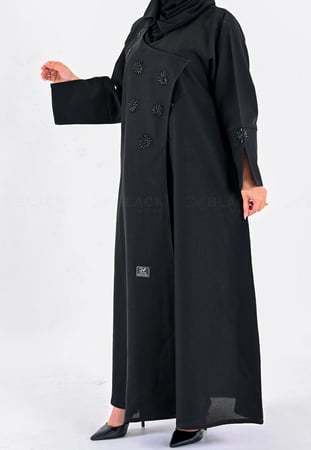عباية كتف مطرزة
