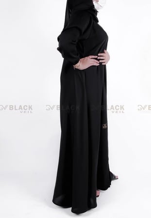 باكج الكلوش العملي – عباية كلوش مع طرحتين + نقاب