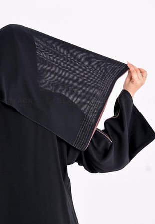 عباية تحديد ساتان بكم مربع