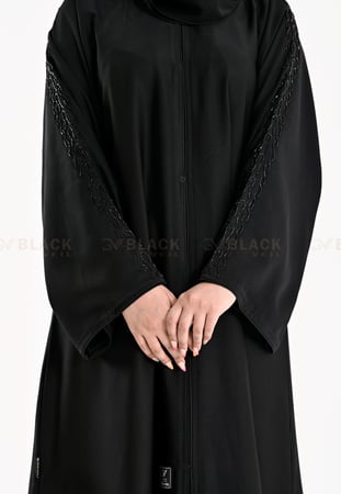 عبايات مطرزة