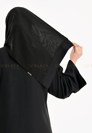 عباية مطرزة اسود