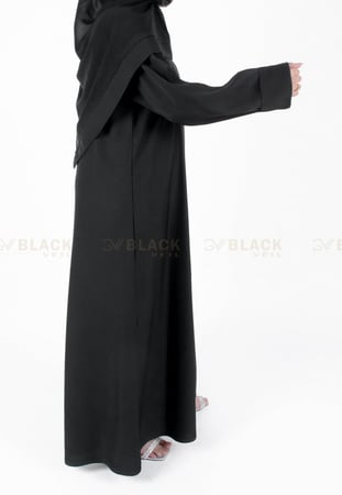 عباية كتف سادة بقيطان