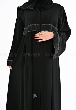عباية سوداء مع كلفة
