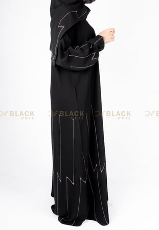 عباية كتف بقماش كريب ملكي