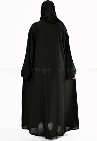 عباية كتف سوداء بتطريز اسود