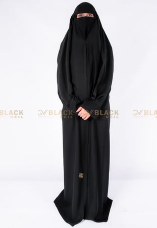 عباية رأس الاكمام مقلوبة