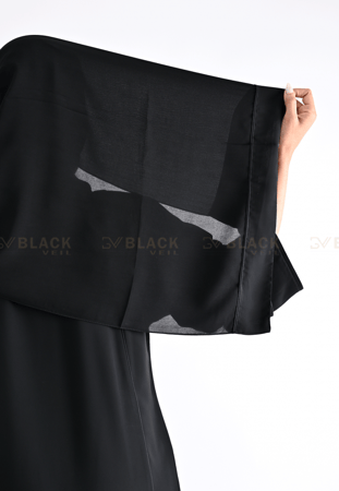 عباية سوداء كم مربع