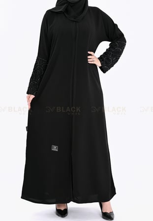 عباية كتف ملكي مطرزة