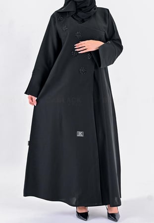 عباية كتف مطرزة