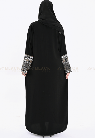 عباية كتف ملكي مطرزة