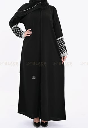 عباية كتف ملكي مطرزة