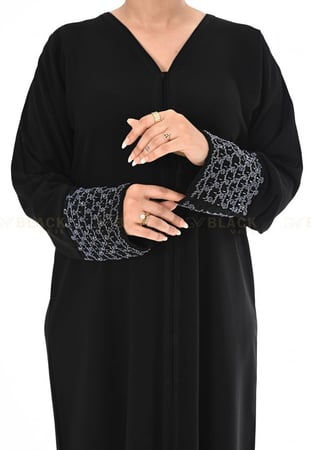 عباية كتف مطرز