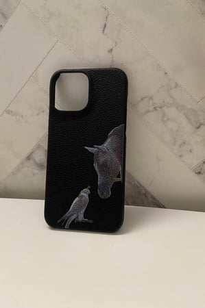 كفر جلد بطباعة خيل وصقر