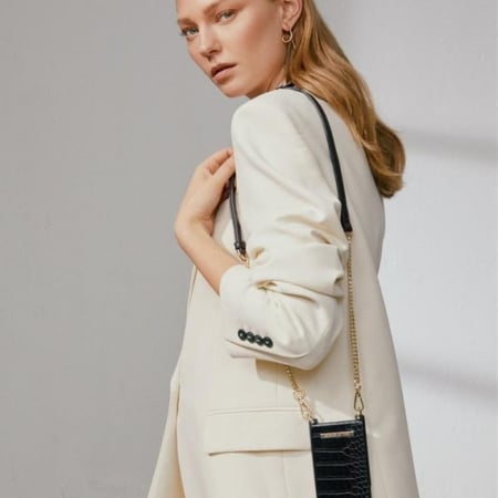 JET BLACK Necklace Case iPhone11