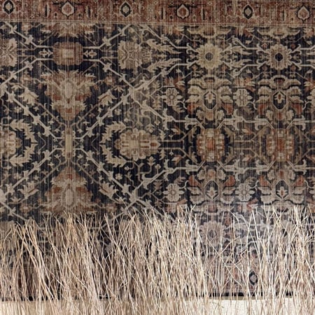 سجادة تراثية عتيقة داكنة | مثالية لغرف المعيشة ذات الطابع الدرامي الدافئ