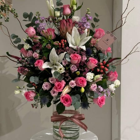 فازة اغصان الطبيعة