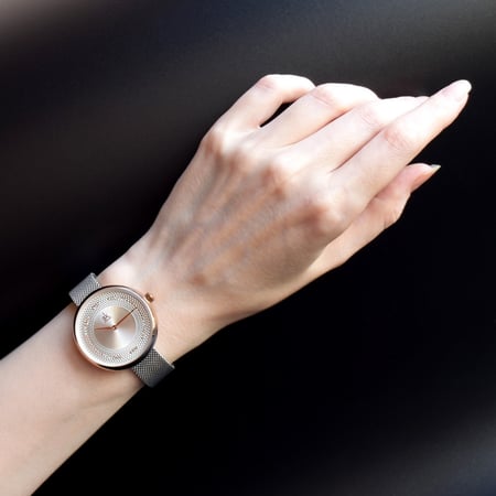 ساعة فيوجن روزقولد النسائية 16