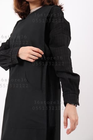 لابكوت أسود بدون أكمام بتطريز