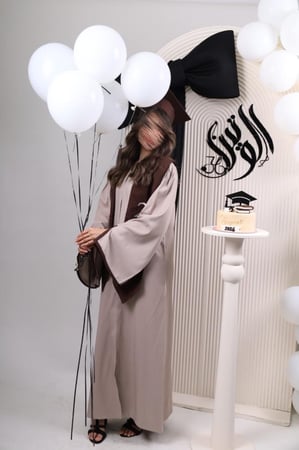 عباية تخرج بيج وبني 2026