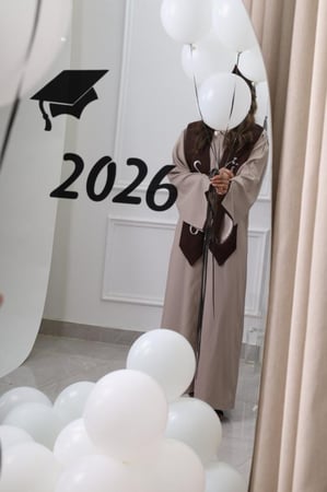 عباية تخرج بيج وبني 2026