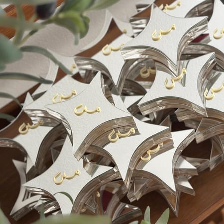 علب نجوم بغطاء مرايا فارغة