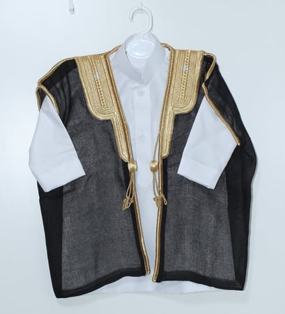 هدية مولود ( ثوب - بشت - شوز - دمية )