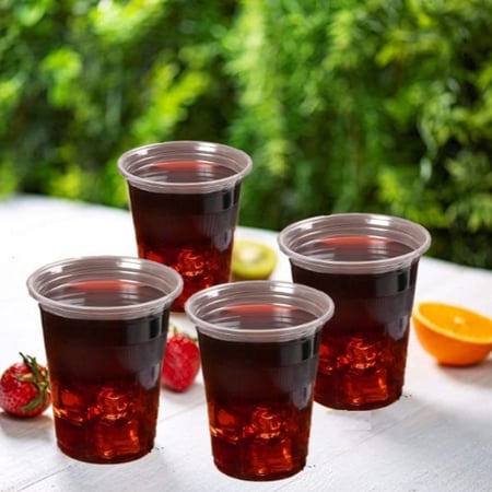 كوب بلاستيك شفاف للعصير