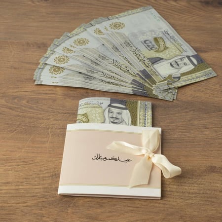 بوك عيديات فخمة على شكل بوك ورقي مع شريطة قماشية للتزيين