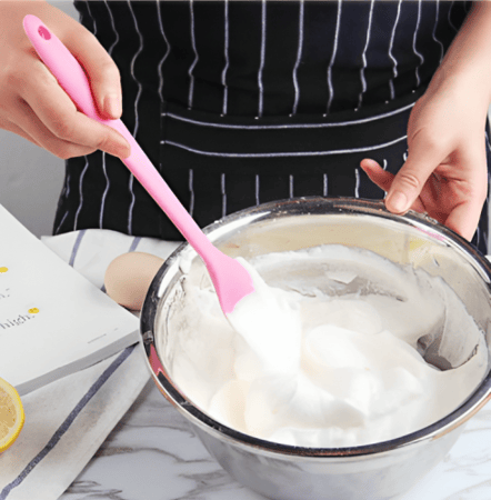 ملعقة سيلكون لتحريك الطعام