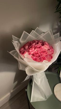 باقة ورد جوري وسط
