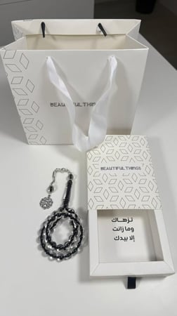 سبحة أسود شفاف