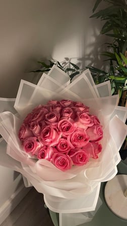 باقة ورد جوري وسط