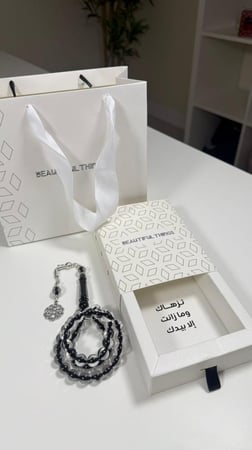 سبحة أسود شفاف