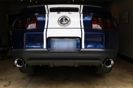 (فردي أو طقم) مخارج شكمان رياضية (فضي-أسود)