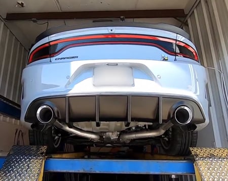 (فردي أو طقم) مخارج شكمان رياضية (فضي-أسود)