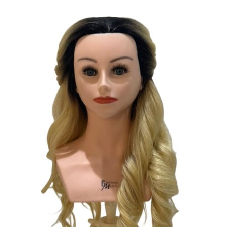 مانيكان روسي جذور مصبوغة