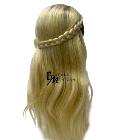 مانيكان روسي جذور مصبوغة