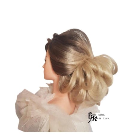 مانيكان روسي جذور مصبوغة