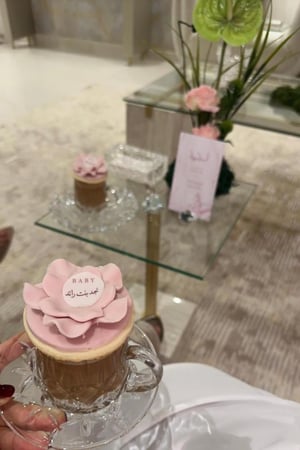 12 كوكيز الورده (فقط لداخل الريآض مع مندوب )