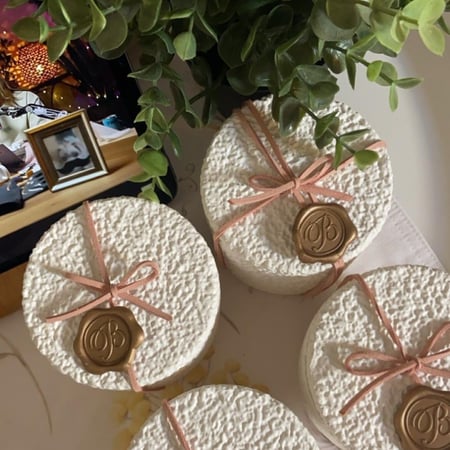 شمعة بقالب حجري و غطاء