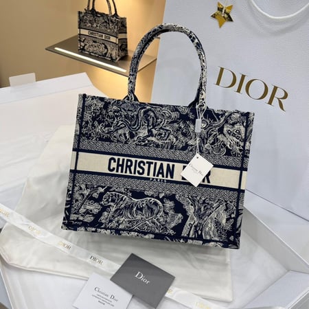 Dior