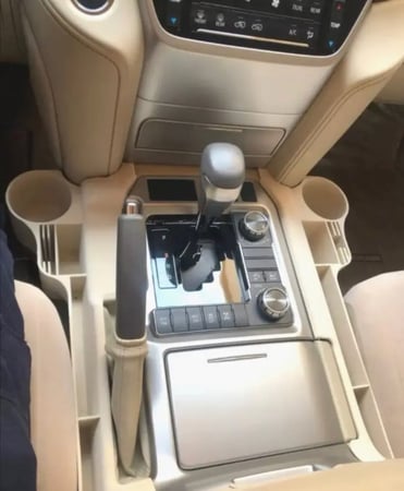 منظم اغراض خاص لتويوتا لاندكروزر