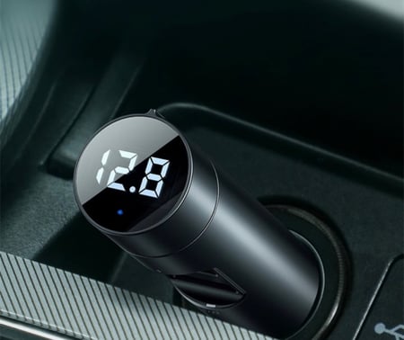 شاحن سيارة سريع وقطعة بلوتوث 2 في 1