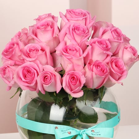 فازة الجوري الوردي pink rose vase