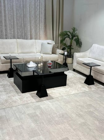 طقم طاولات ضيافة سنديان مع 4 خدمه