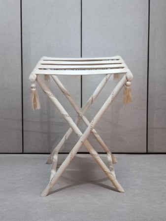 طاولة هدمة خشبية و مخملية قابله للطي