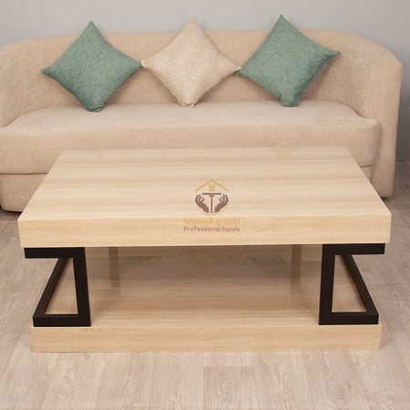 طاولة قهوة بدل رخام شبيه ترافنتينو بتصميم عصري قواعد حديد لون أسود-متج