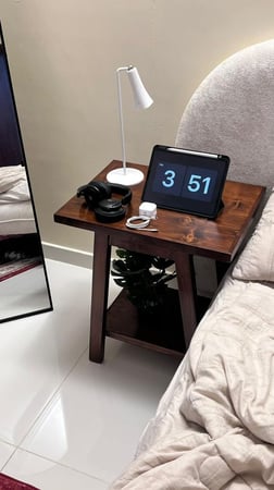 طاوله جانبيه خشب طبيعي كلاسيك